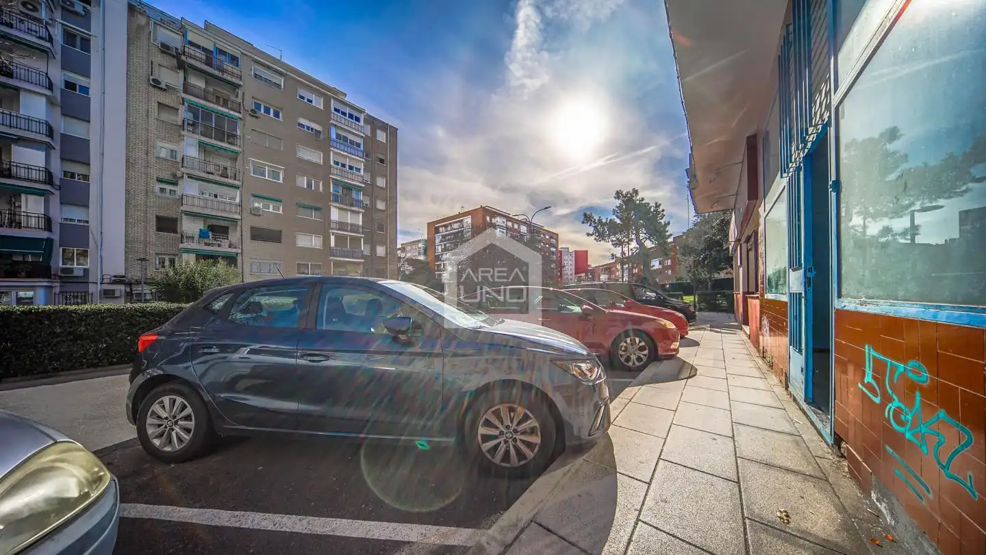 Exterior view of Commercial properties for sale in Alcorcón