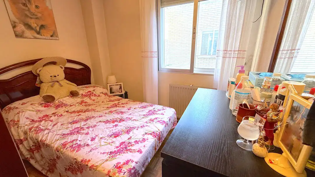 Habitación de Piso en venta en San Fernando de Henares con Calefacción y Trastero