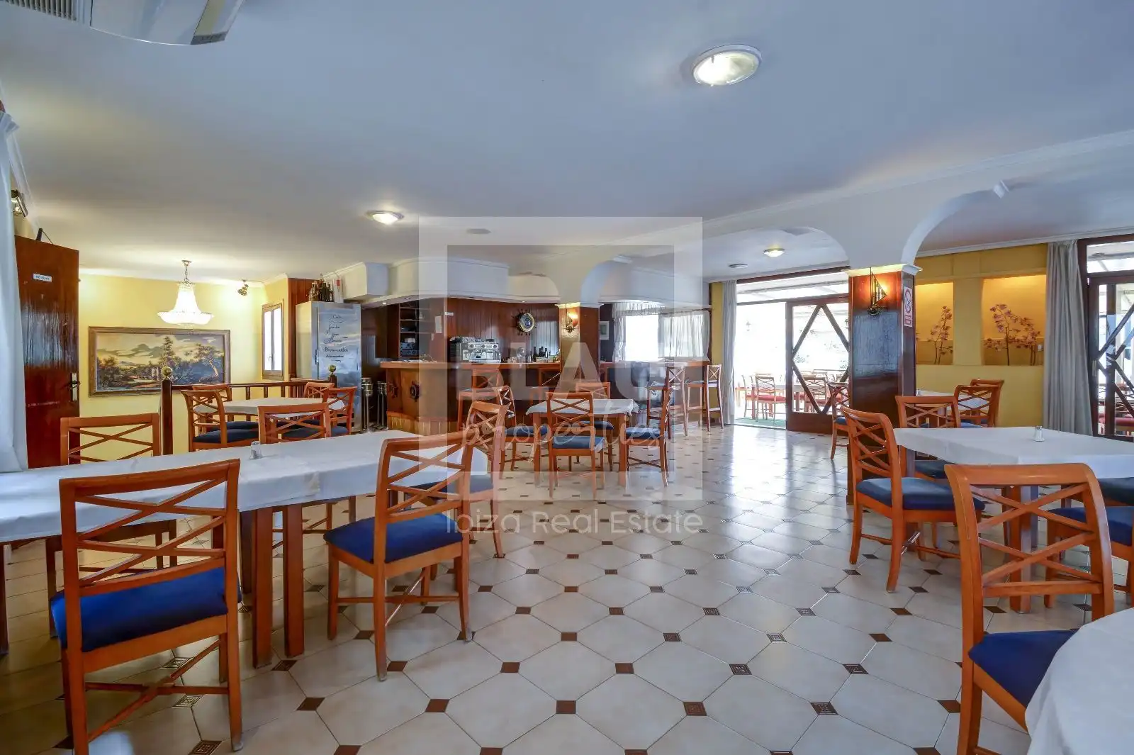Local en venta en Sant Josep de sa Talaia con Aire acondicionado, Terraza y Amueblado