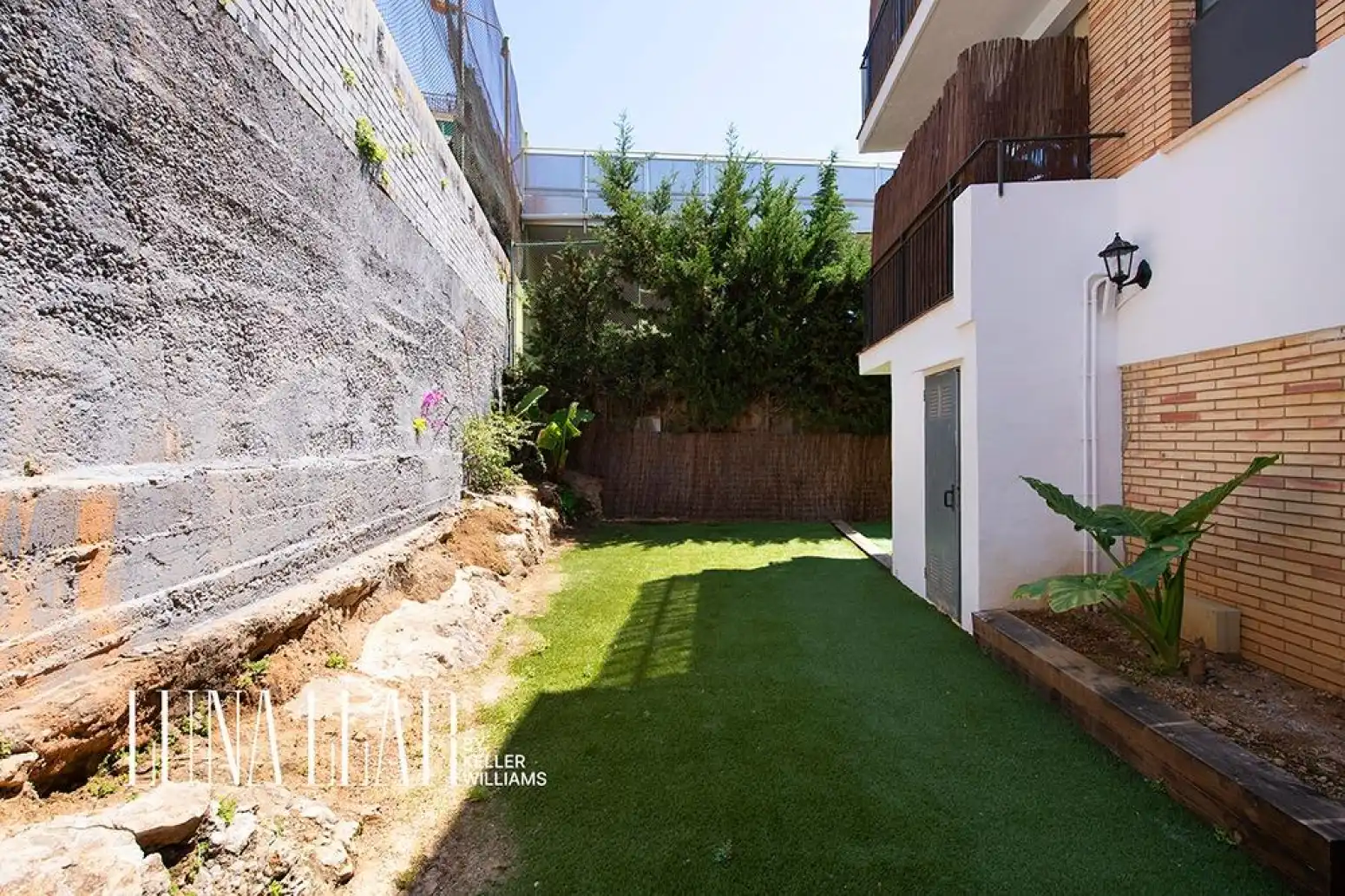 Garden of Houses for sale in Castelldefels  with Air Conditioner, Heating and Parquet flooring