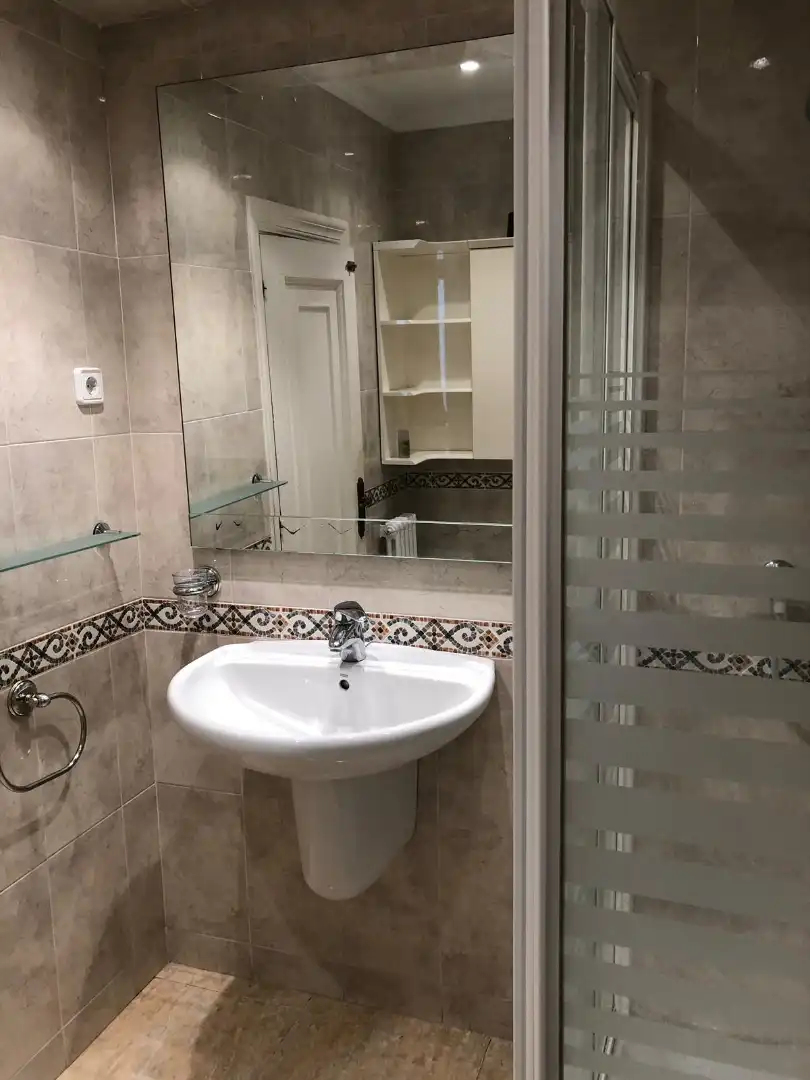 Bathroom of Flat for rent in Bilbao   with Heating, Terrace and Furnished