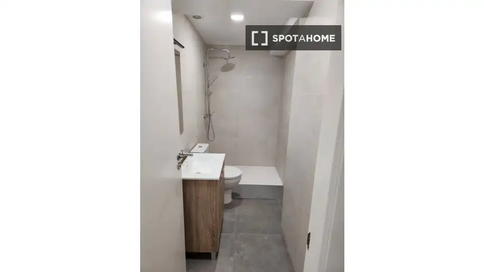 Bany de Apartament per a compartir en Xirivella amb Aire condicionat i Terrassa