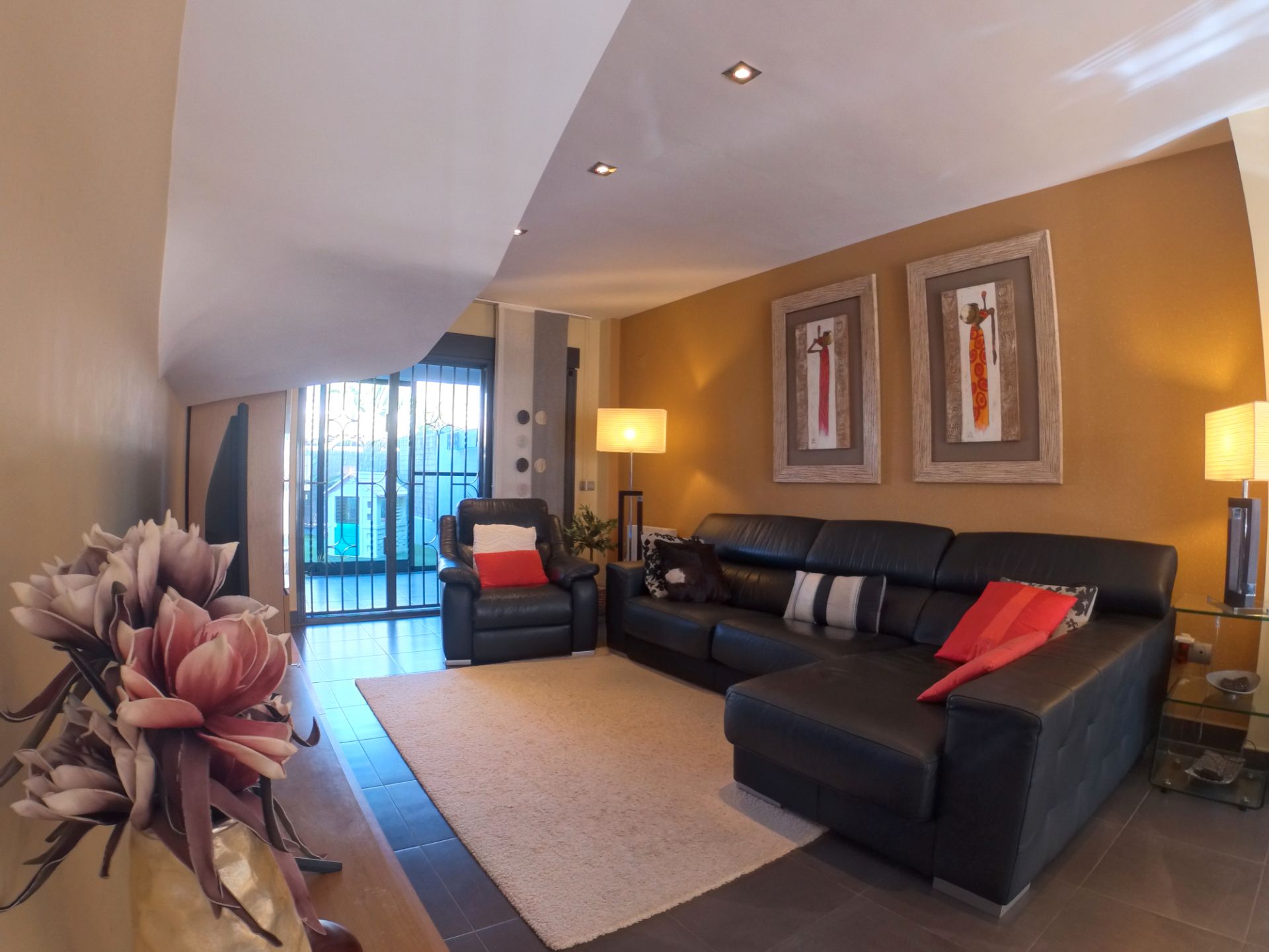 Sala d'estar de Casa o xalet en venda en Castellón de la Plana / Castelló de la Plana amb Aire condicionat, Jardí privat i Terrassa