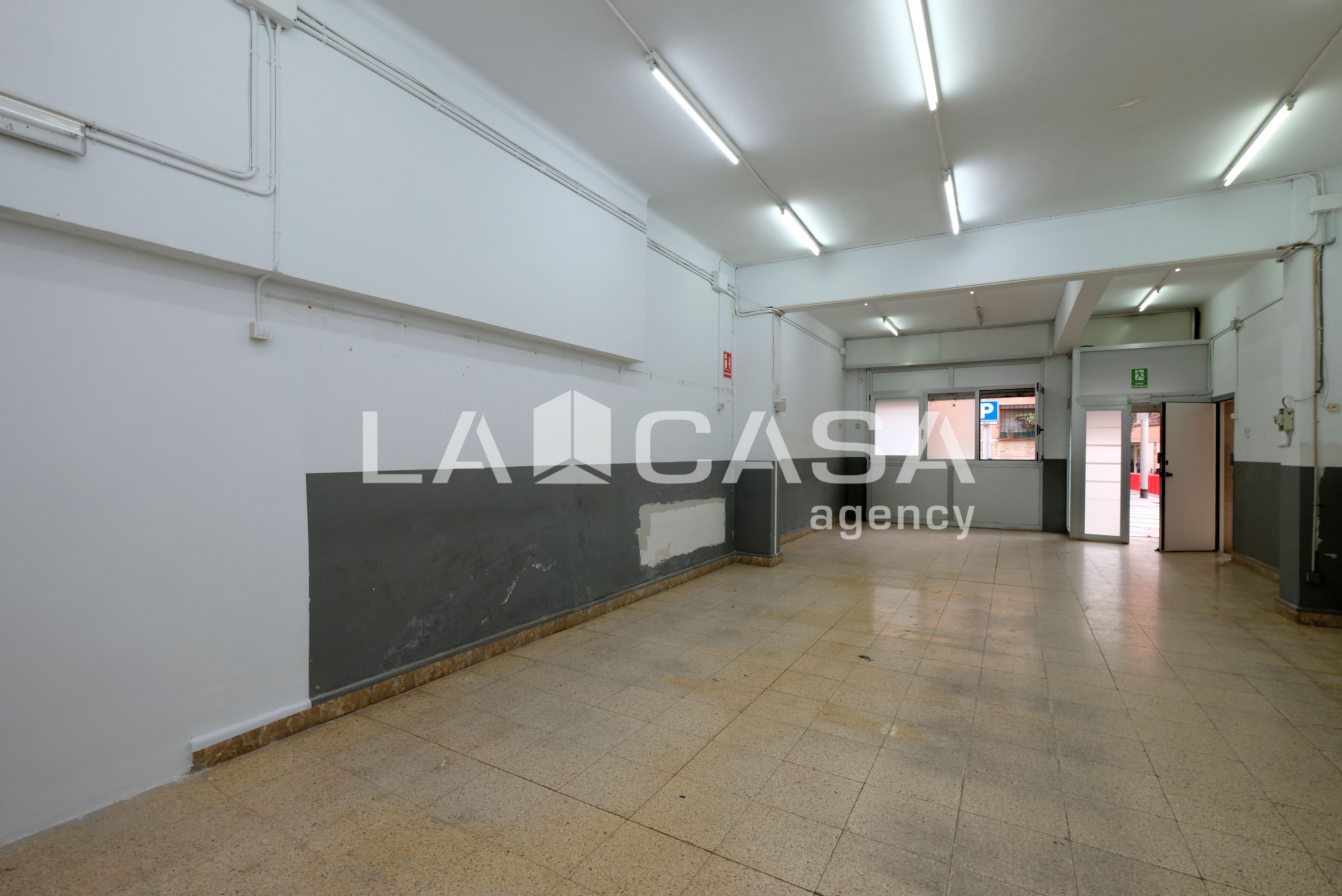 Premises for sale in  Barcelona Capital