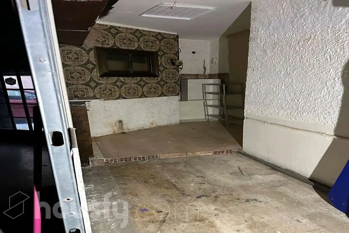 Local de alquiler en Carrer d'Aragó, Zona Alta