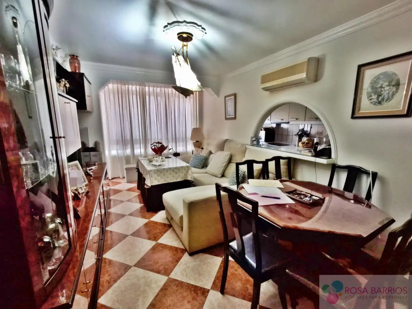 Sala d'estar de Pis en venda en Marbella amb Aire condicionat, Terrassa i Moblat