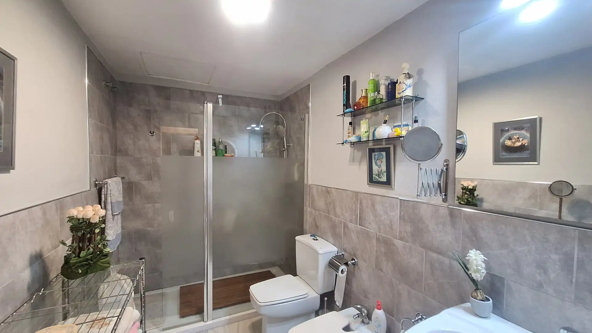 Bathroom of Detached homes for sale in Estepona  with Air Conditioner, Terrace and Swimming Pool