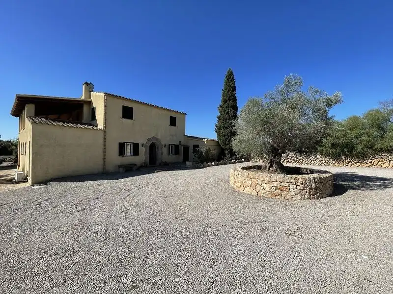 Vista exterior de Finca rústica en venta en Llucmajor con Aire acondicionado, Calefacción y Jardín privado