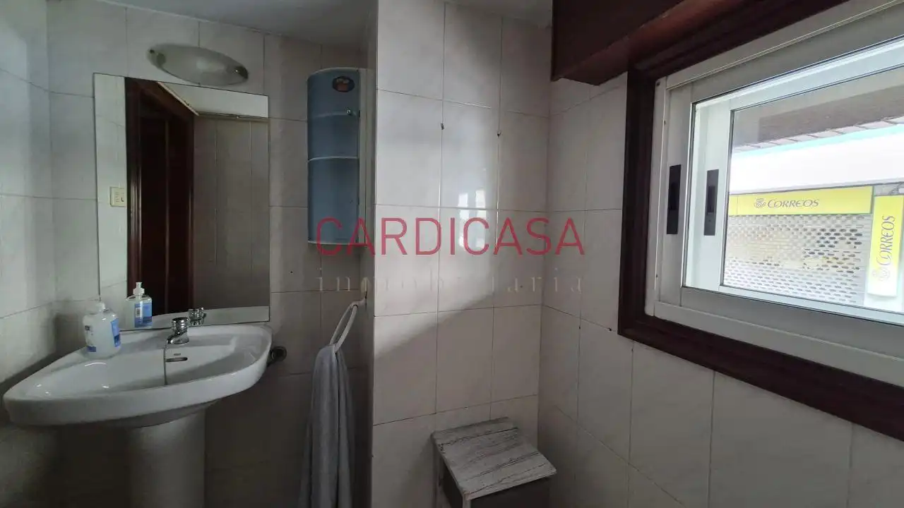 Habitación de Local de alquiler en Vigo  con Amueblado
