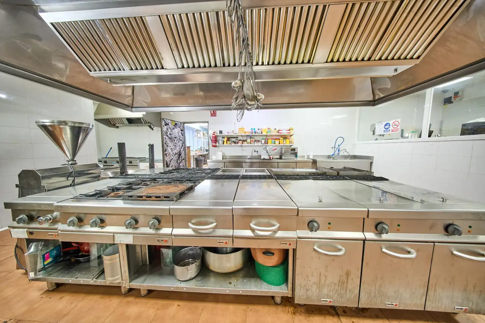 Kitchen of Commercial properties for sale in Castillo de Locubín