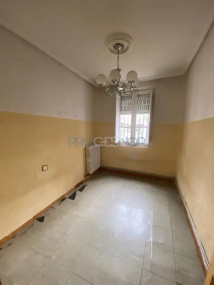 Bedroom of Houses for sale in San Andrés del Rabanedo  with Heating and Private garden