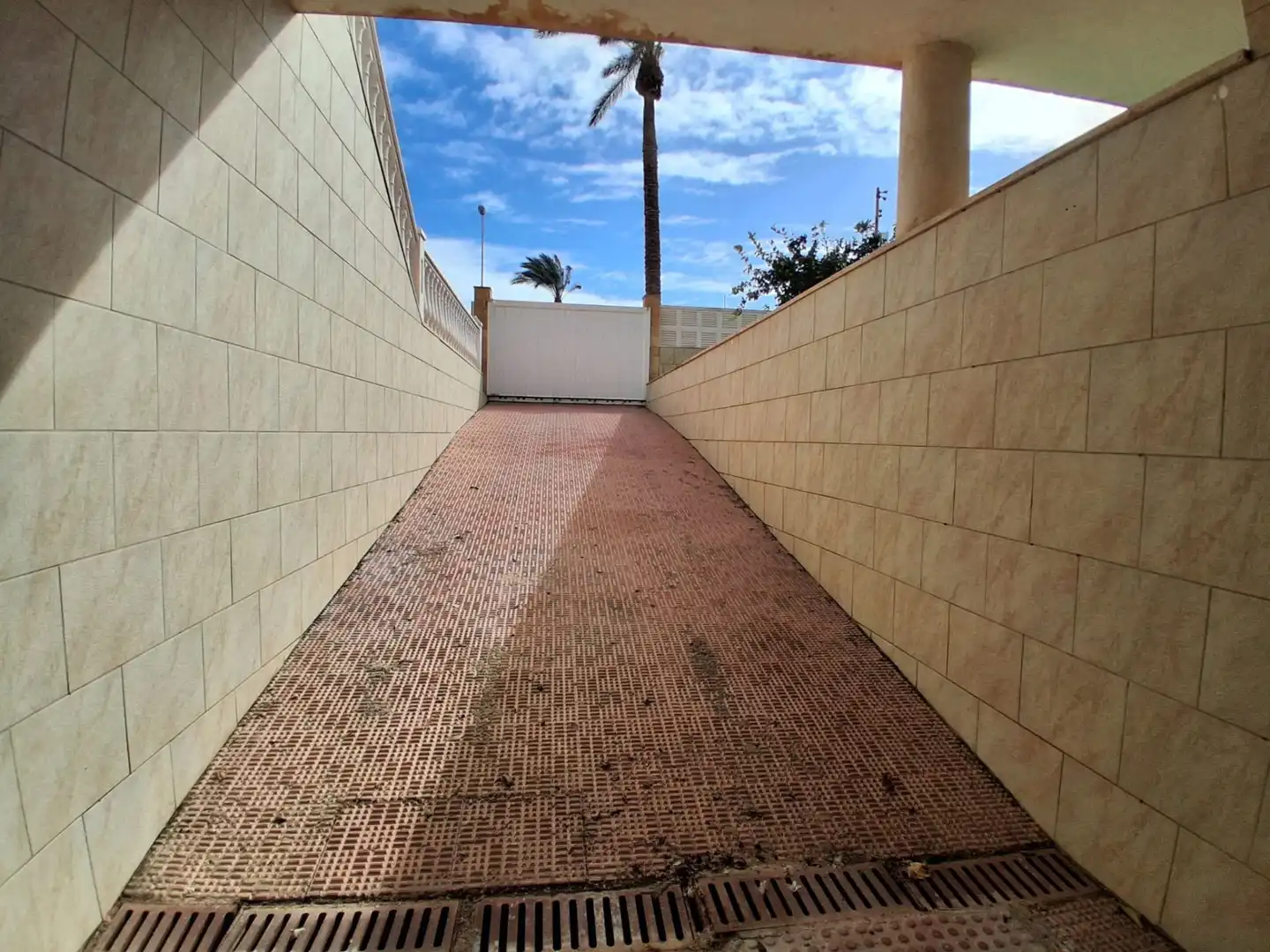 Außenansicht von Einfamilien-Reihenhaus zum Verkauf in Roquetas de Mar