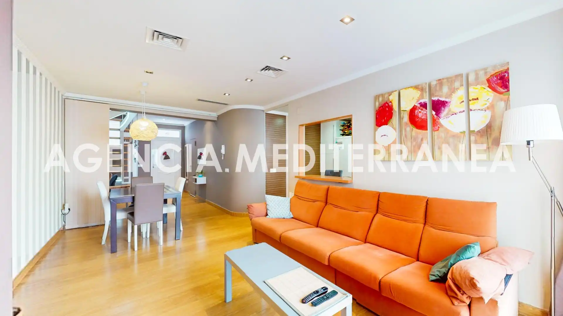 Sala d'estar de Casa o xalet en venda en Burjassot amb Aire condicionat, Calefacció i Terrassa