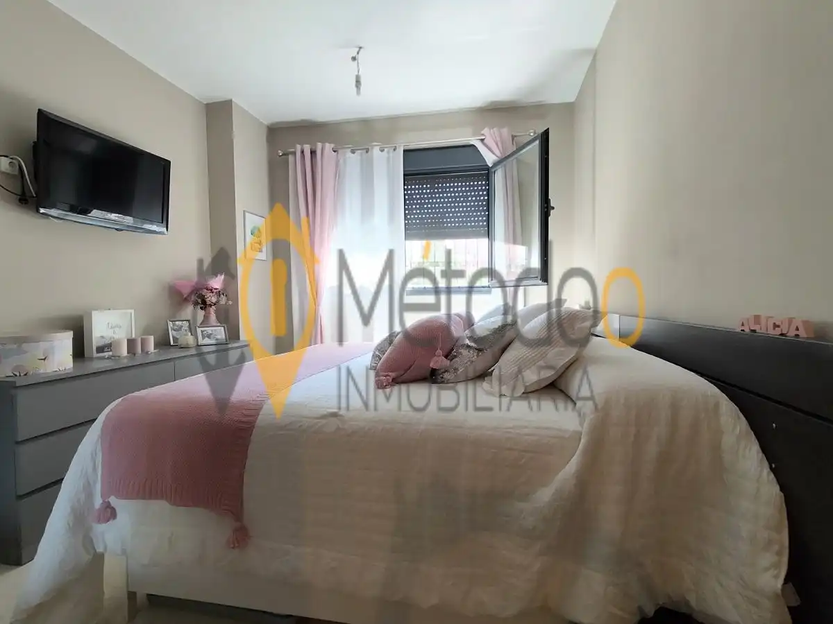 Habitación de Piso en venta en Sevilla con Aire acondicionado, Calefacción y Jardín privado