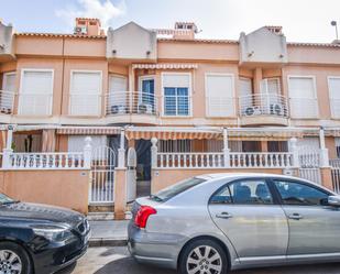 Vista exterior de Casa o xalet de lloguer en Santa Pola amb Terrassa