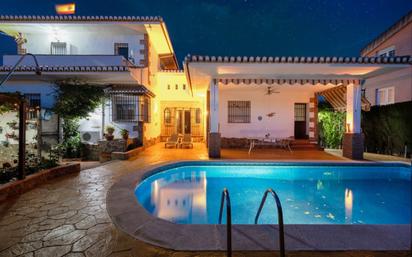 Piscina de Casa o xalet en venda en Cúllar Vega amb Terrassa, Piscina i Balcó