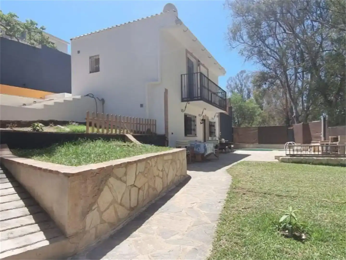 Vista exterior de Casa o xalet de lloguer en Marbella amb Piscina i Balcó