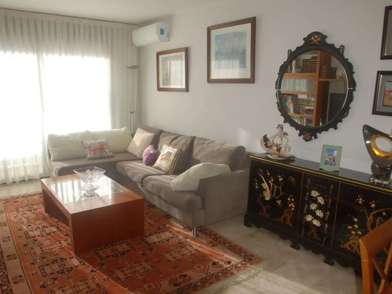 Sala de estar de Piso en venta en L'Hospitalet de Llobregat con Aire acondicionado, Terraza y Balcón