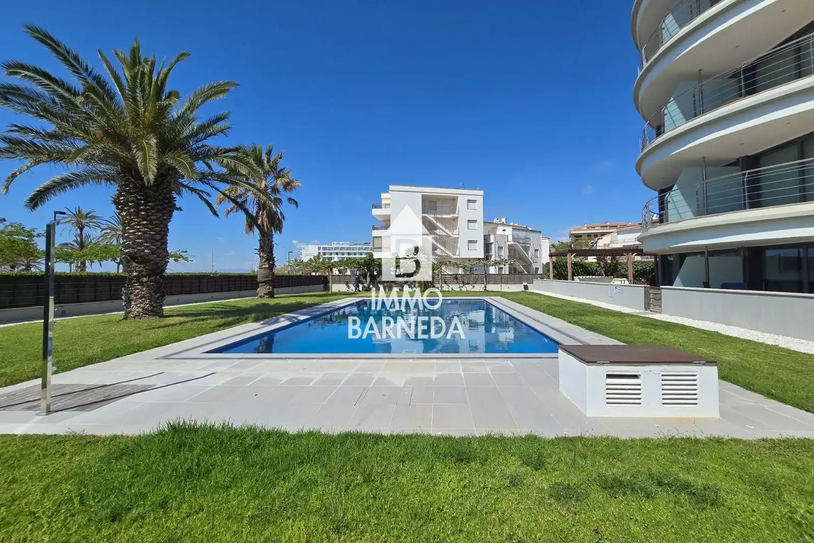 Flat for sale in Roses  with Air Conditioner, Heating and Terrace