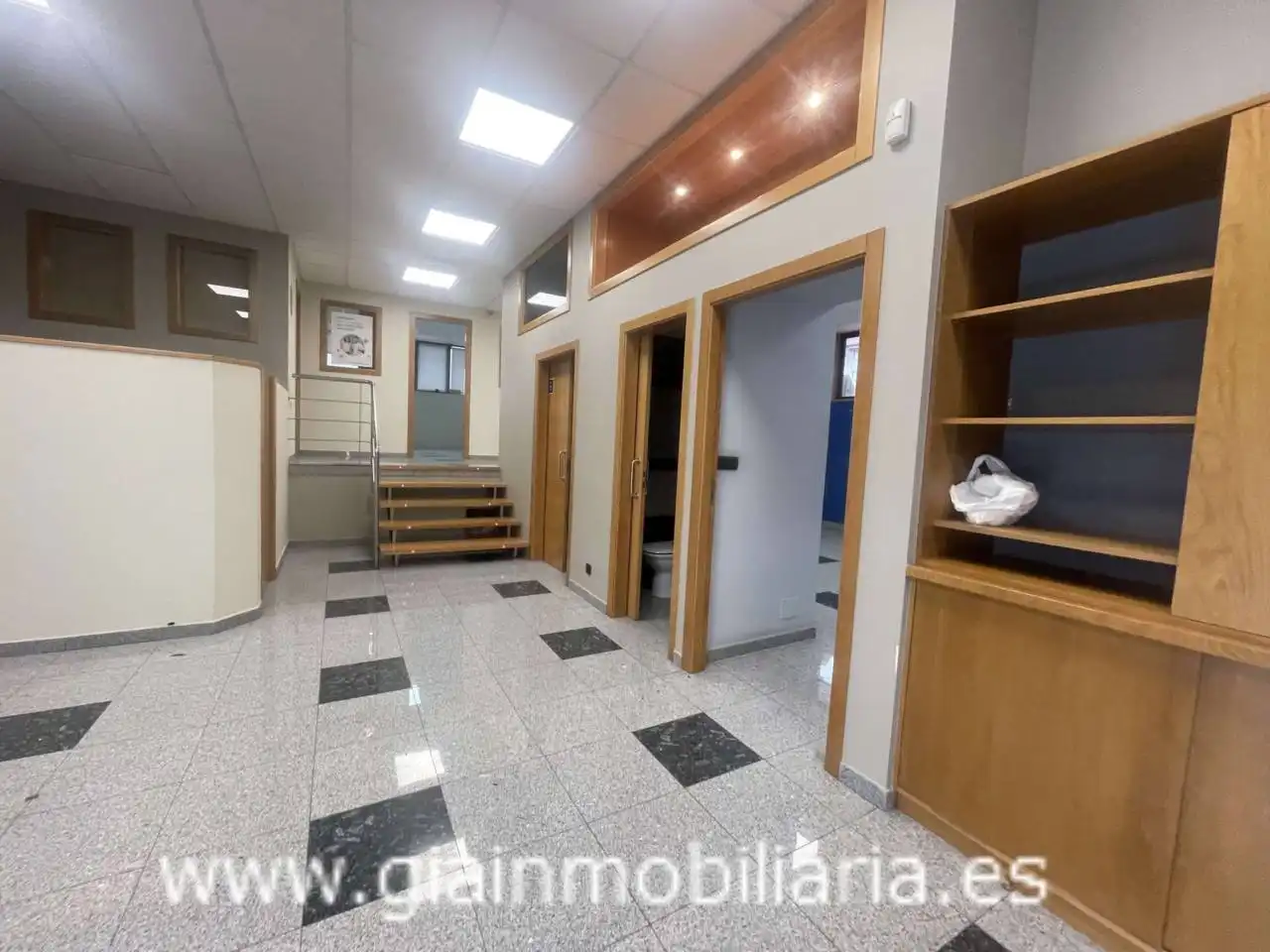 Local comercial en venta en Calle Paz Varela