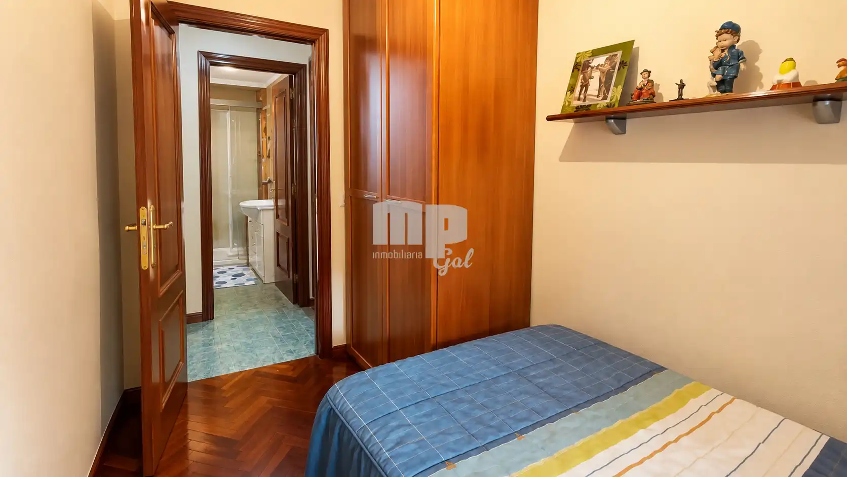Dormitori de Pis en venda en Redondela amb Calefacció, Parquet i Balcó
