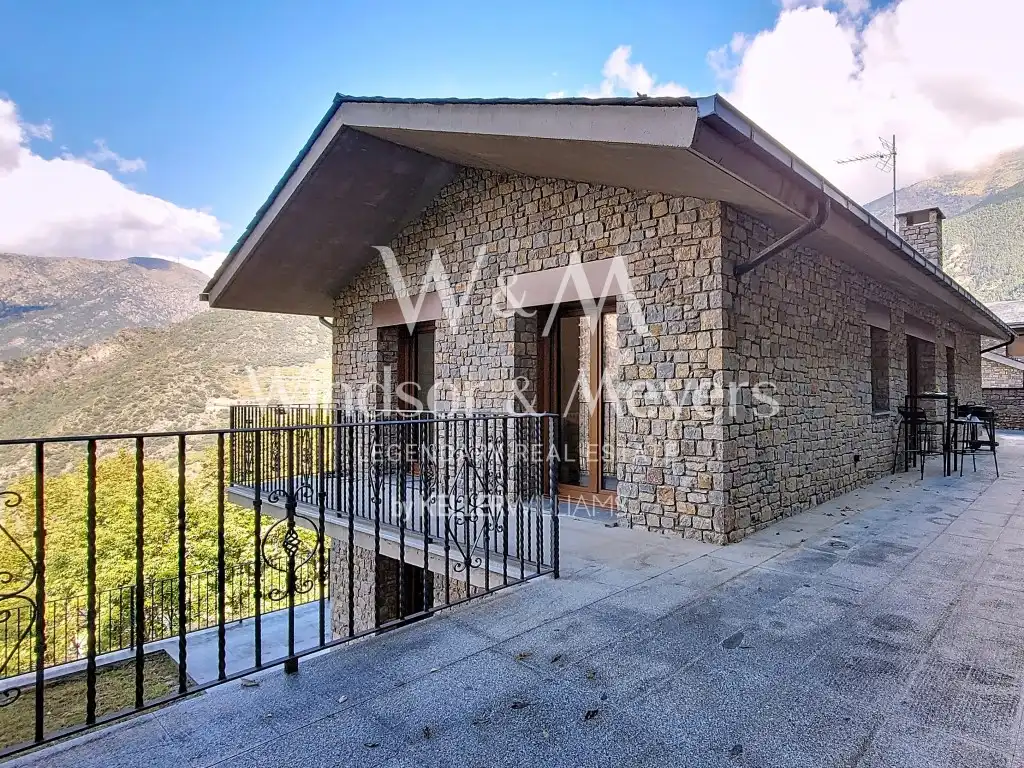 Vista exterior de Casa o chalet en venta en Sant Julià de Lòria con Balcón