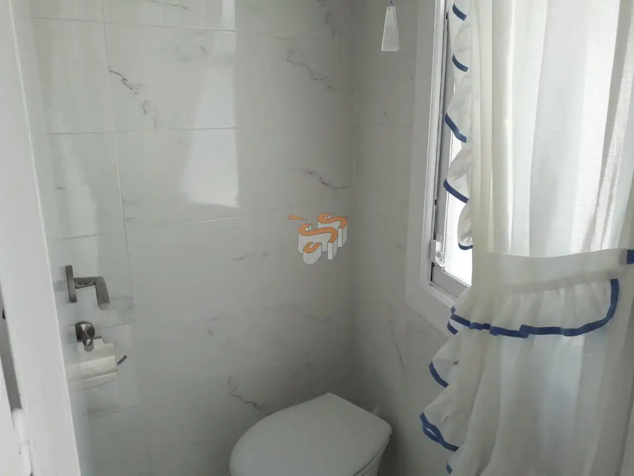 Badezimmer von Wohnung zur Miete in Ferrol mit Terrasse und Möbliert