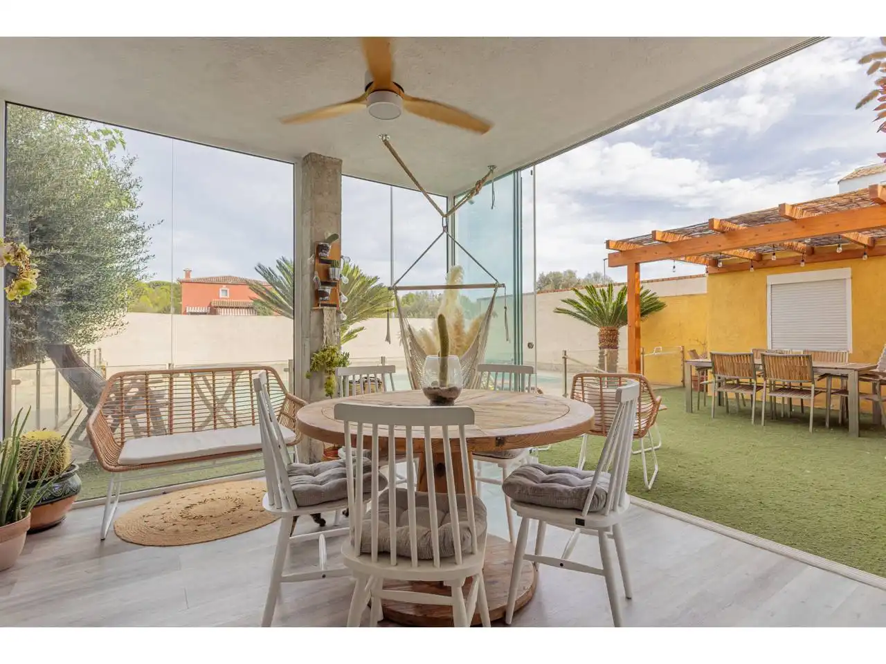 Terrace of Detached homes for sale in La Pobla de Vallbona  with Air Conditioner, Heating and Private garden