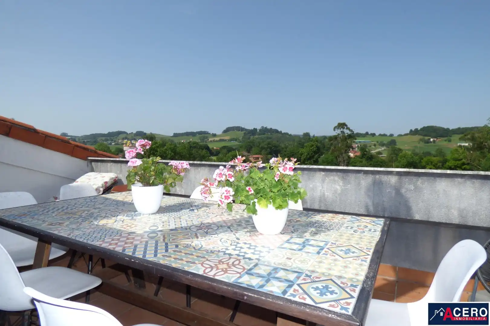 Terraza de Ático en venta en Entrambasaguas con Calefacción y Amueblado