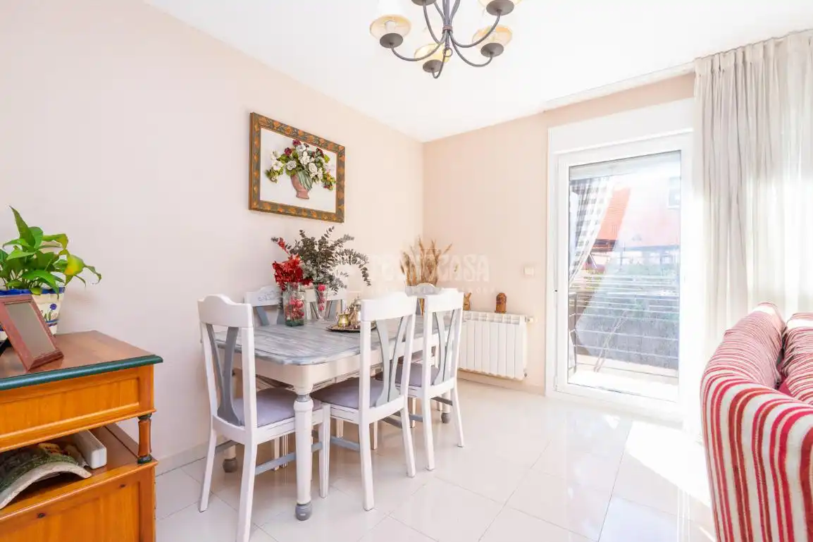 Comedor de Casa adosada en venta en Colmenar Viejo con Aire acondicionado, Jardín privado y Terraza