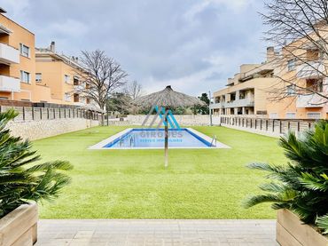 Pis amb piscina en venda a VicenC Martorell 36