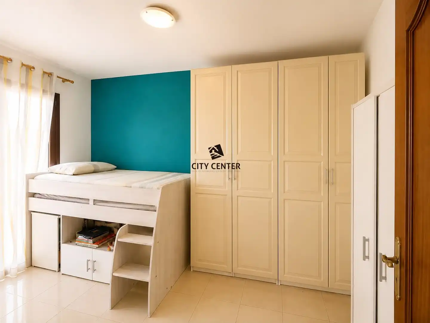 Habitación de Piso en venta en Arona con Terraza, Amueblado y Piscina comunitaria