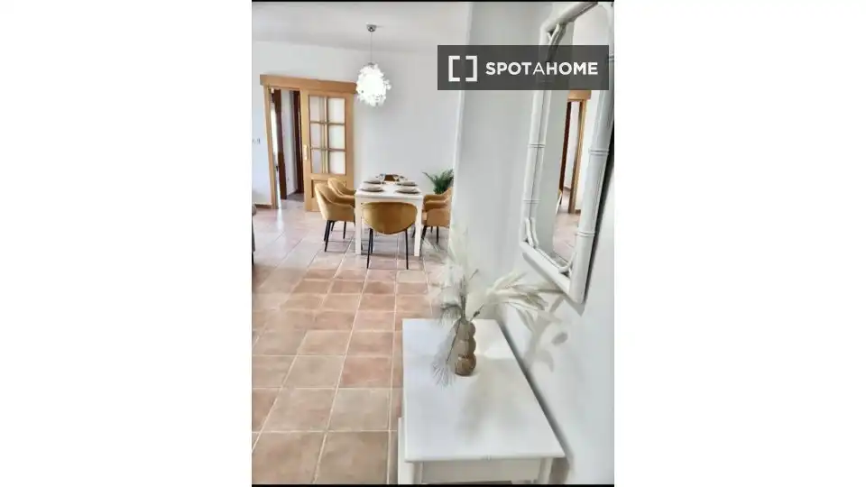 Vista exterior de Apartamento para compartir en Ítrabo con Aire acondicionado, Terraza y Amueblado