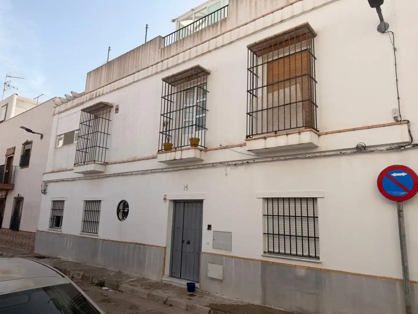 Vista exterior de Casa adosada en venda en Chipiona amb Aire condicionat i Balcó