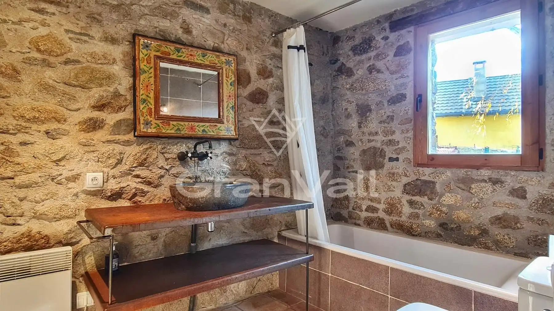 Baño de Casa adosada en venta en Dorres con Calefacción, Jardín privado y Terraza