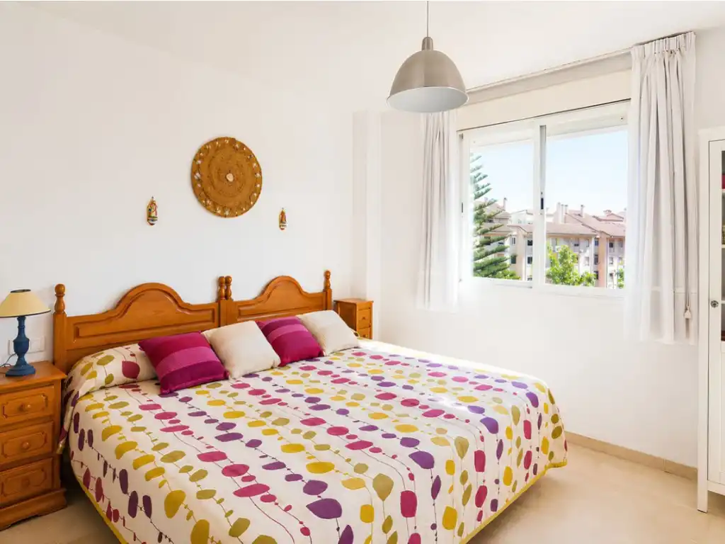 Bedroom of Flat for sale in Fuengirola  with Air Conditioner, Terrace and Swimming Pool