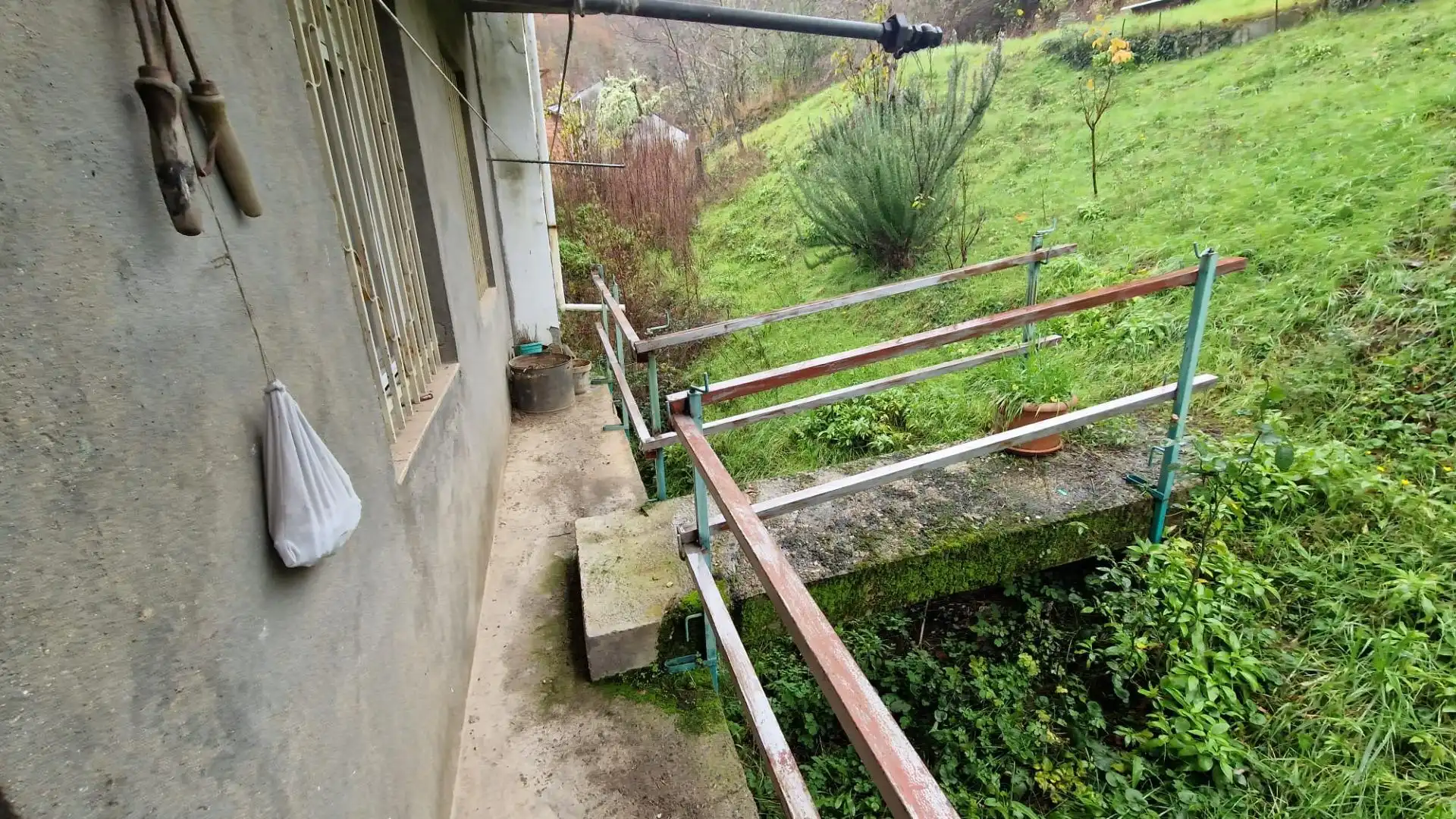 Jardí de Finca rústica en venda en Priaranza del Bierzo amb Jardí privat, Terrassa i Traster