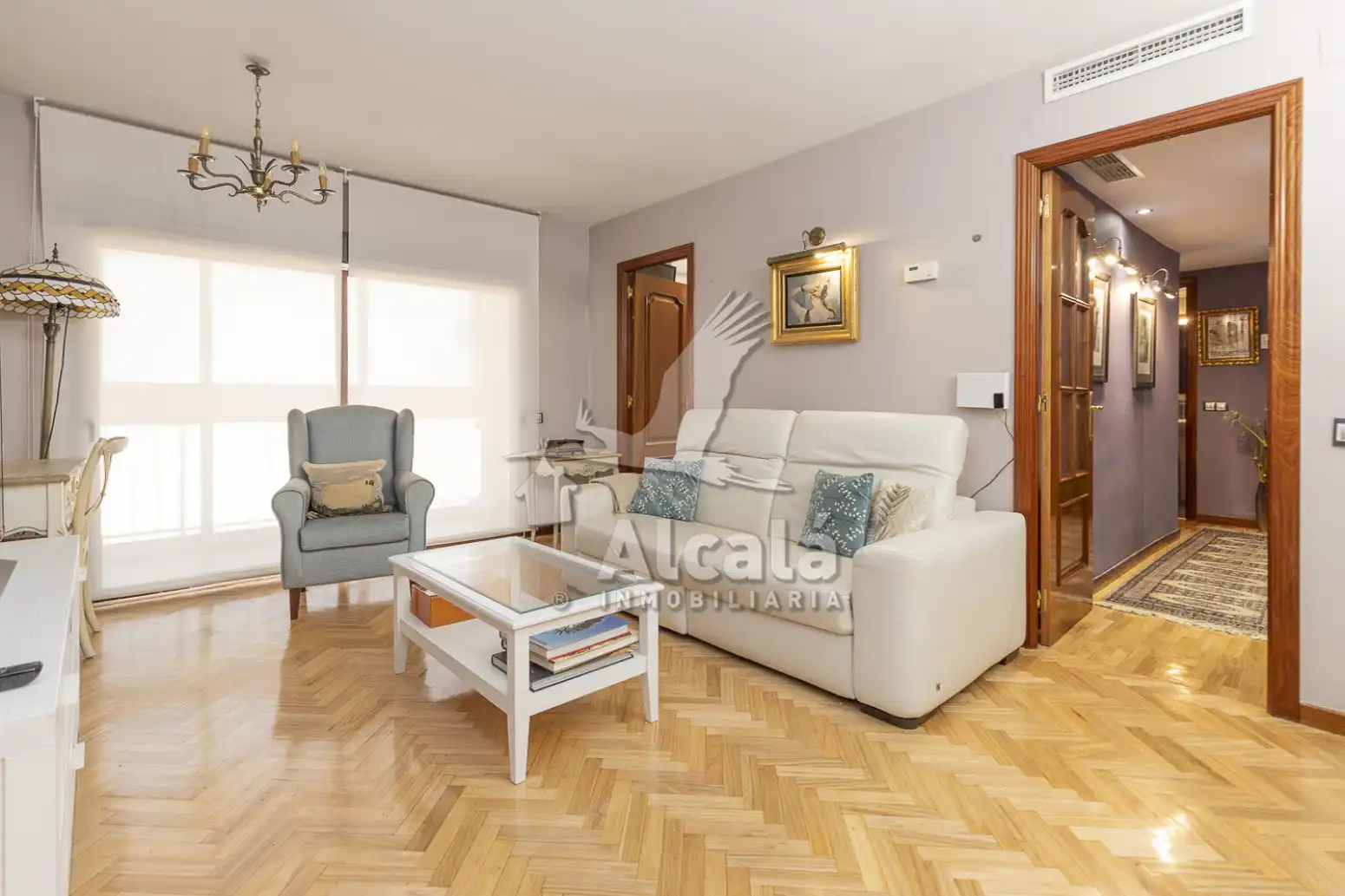 Living room of Flat for sale in Alcalá de Henares  with Air Conditioner, Heating and Parquet flooring