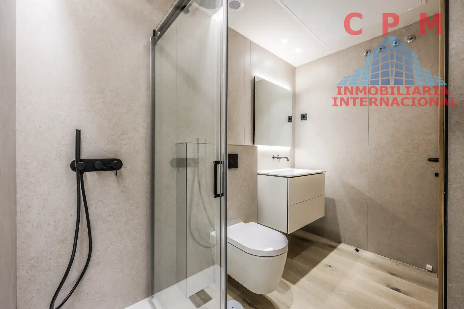 Baño de Piso de alquiler en Madrid con Aire acondicionado, Calefacción y Trastero