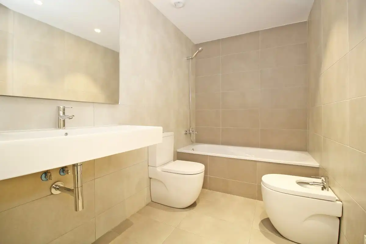 Baño de Piso de alquiler en Barcelona con Aire acondicionado, Calefacción y Terraza