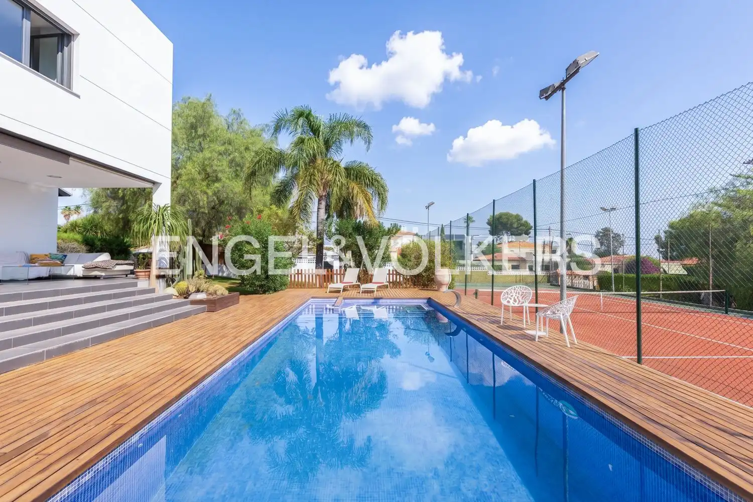 Piscina de Casa o xalet de lloguer en Chiva amb Aire condicionat, Calefacció i Jardí privat