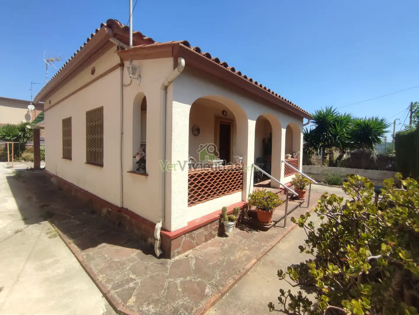 Vista exterior de Casa o xalet en venda en Sant Andreu de la Barca amb Calefacció, Jardí privat i Terrassa