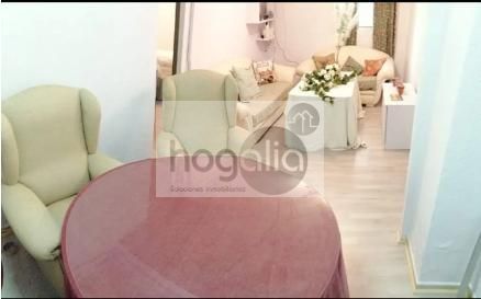 Habitación de Planta baja de alquiler en  Sevilla Capital con Aire acondicionado y Amueblado
