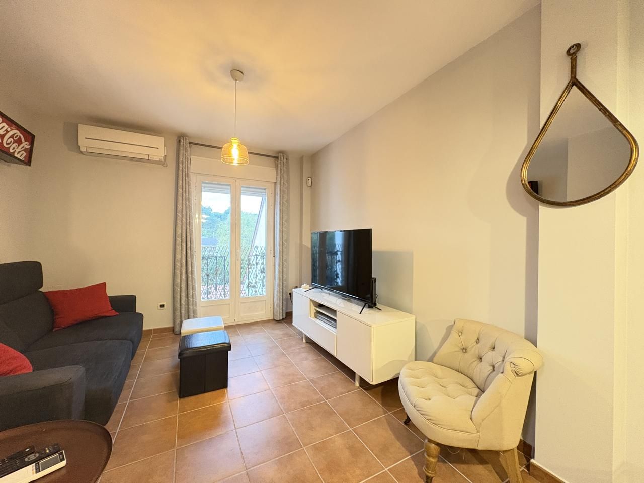 Sala de estar de Dúplex de alquiler en Pelayos de la Presa con Aire acondicionado, Calefacción y Amueblado