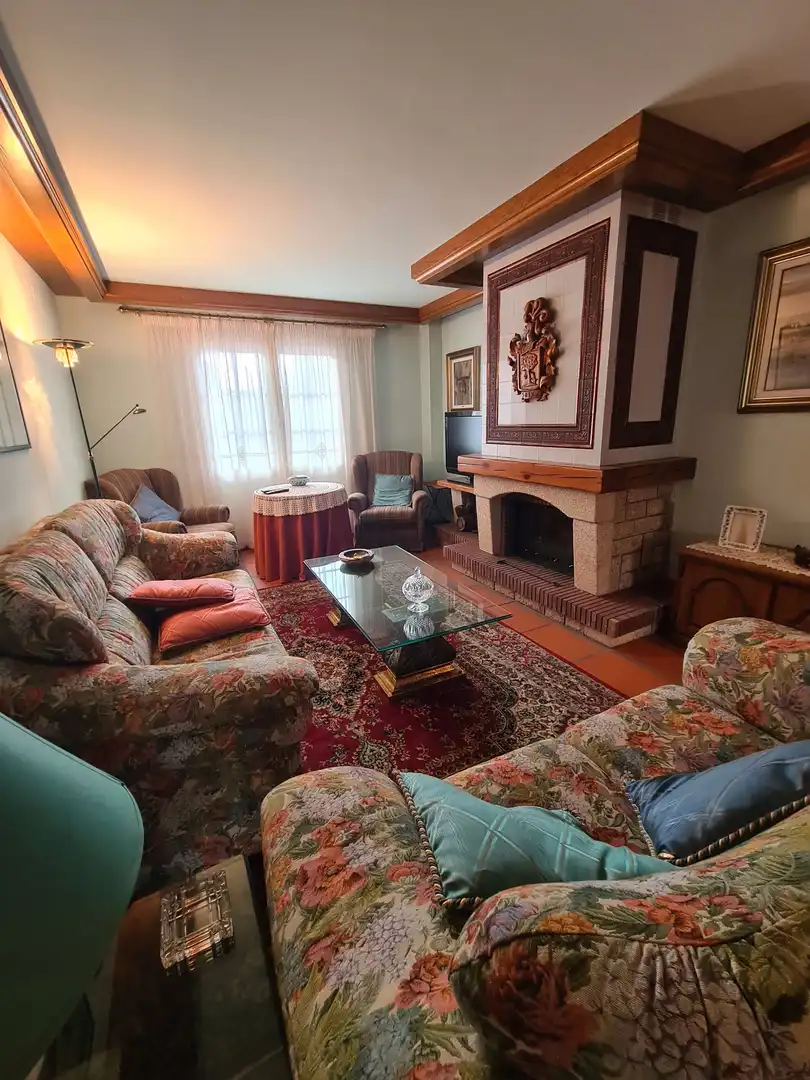 Sala d'estar de Casa o xalet en venda en Rossell amb Calefacció, Jardí privat i Parquet