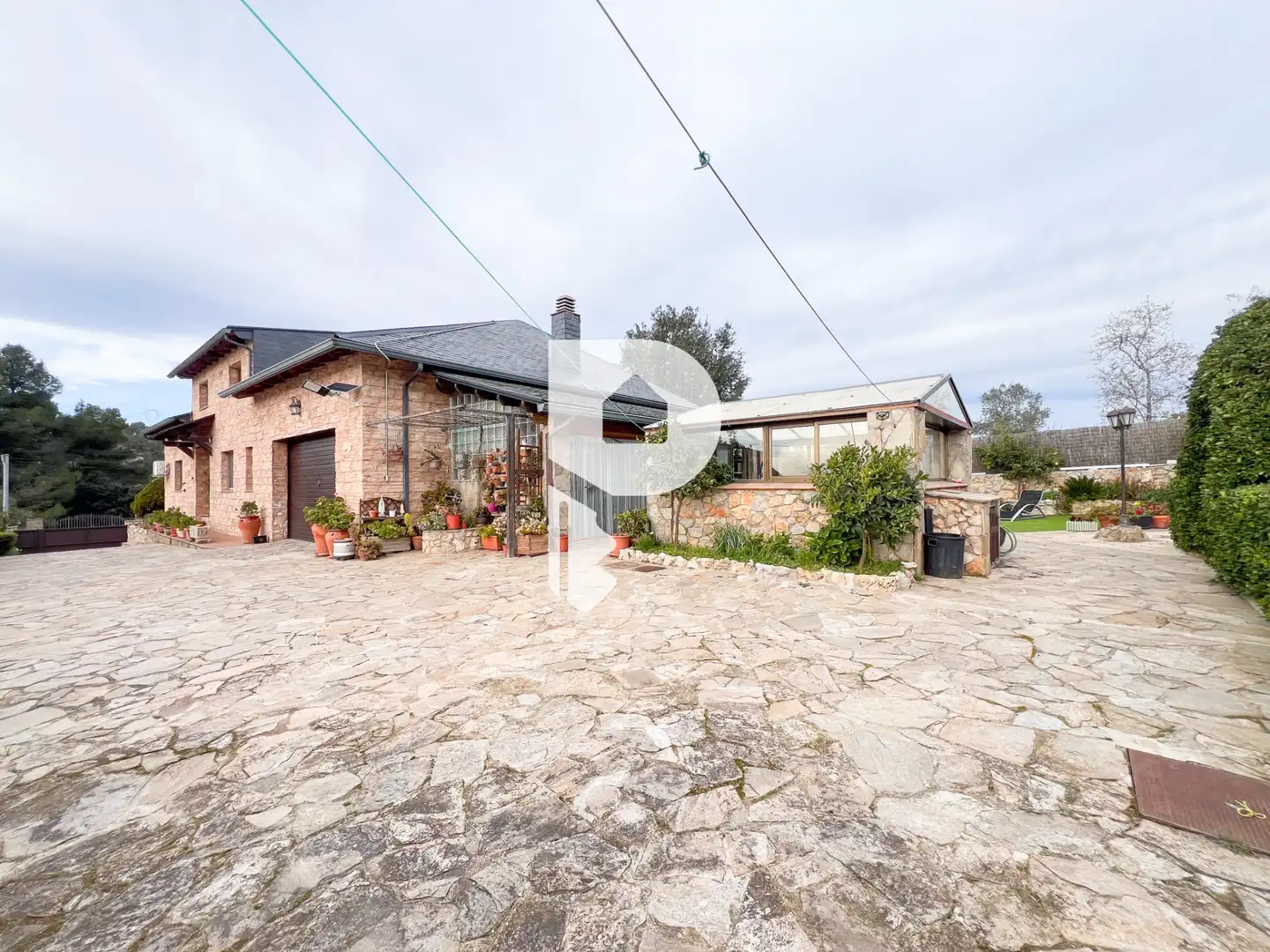 Vista exterior de Casa o xalet en venda en Vallirana amb Aire condicionat, Calefacció i Jardí privat