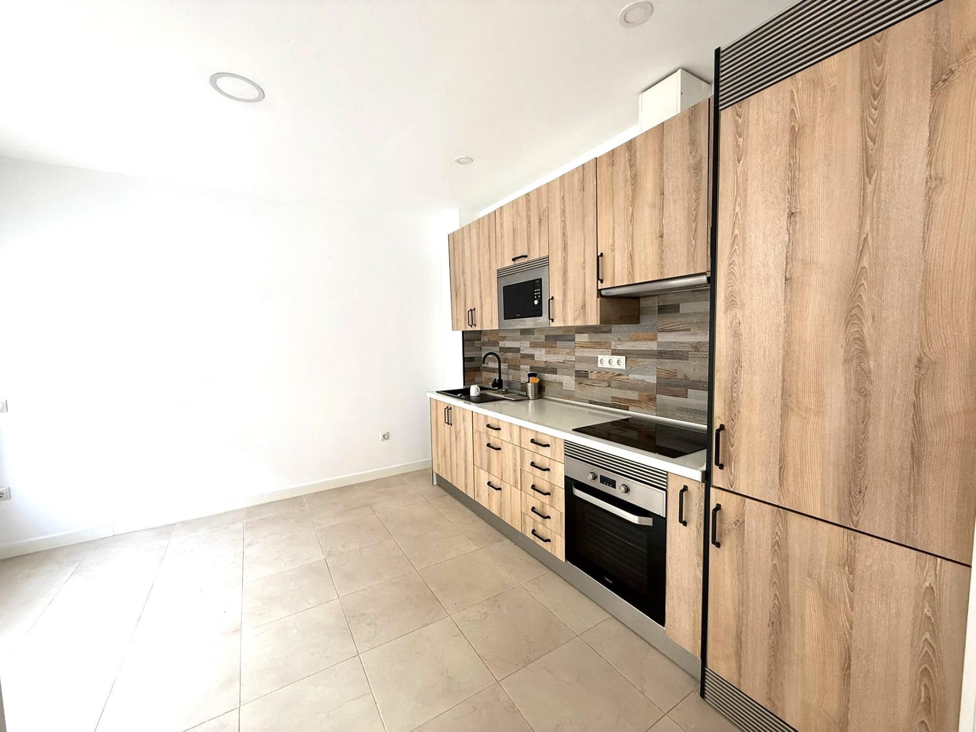 Flat for sale in Calle MARQUES DE OVIECO, Suárez