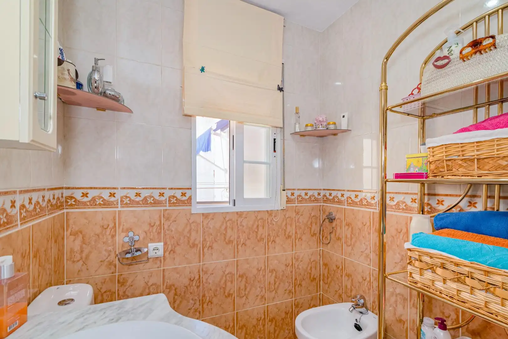 Baño de Piso en venta en La Zubia con Aire acondicionado, Calefacción y Trastero