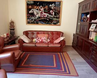 Sala d'estar de Casa o xalet en venda en Villaornate y Castro