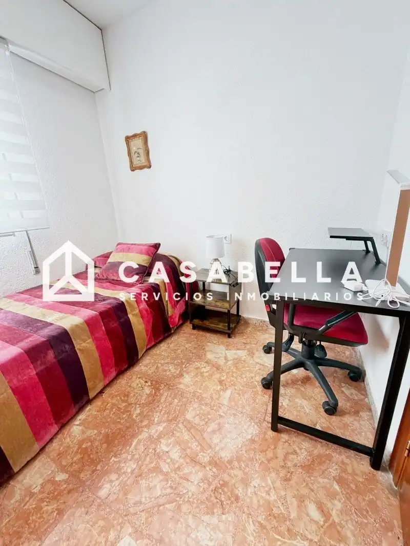 Schlafzimmer von Wohnung zur Miete in Valencia mit Klimaanlage, Heizung und Terrasse